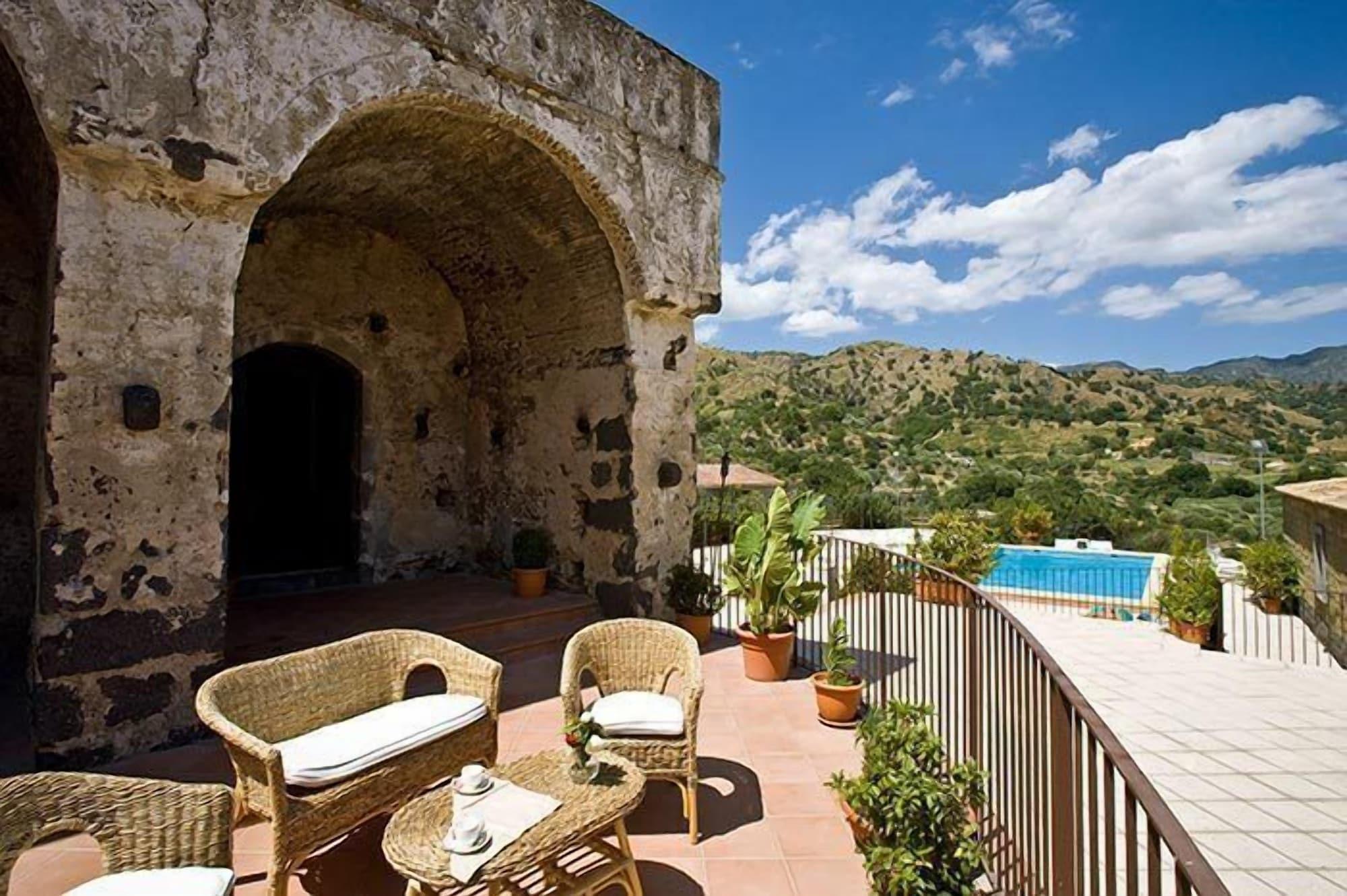 Il Borgo Country Resort Гаджи Экстерьер фото